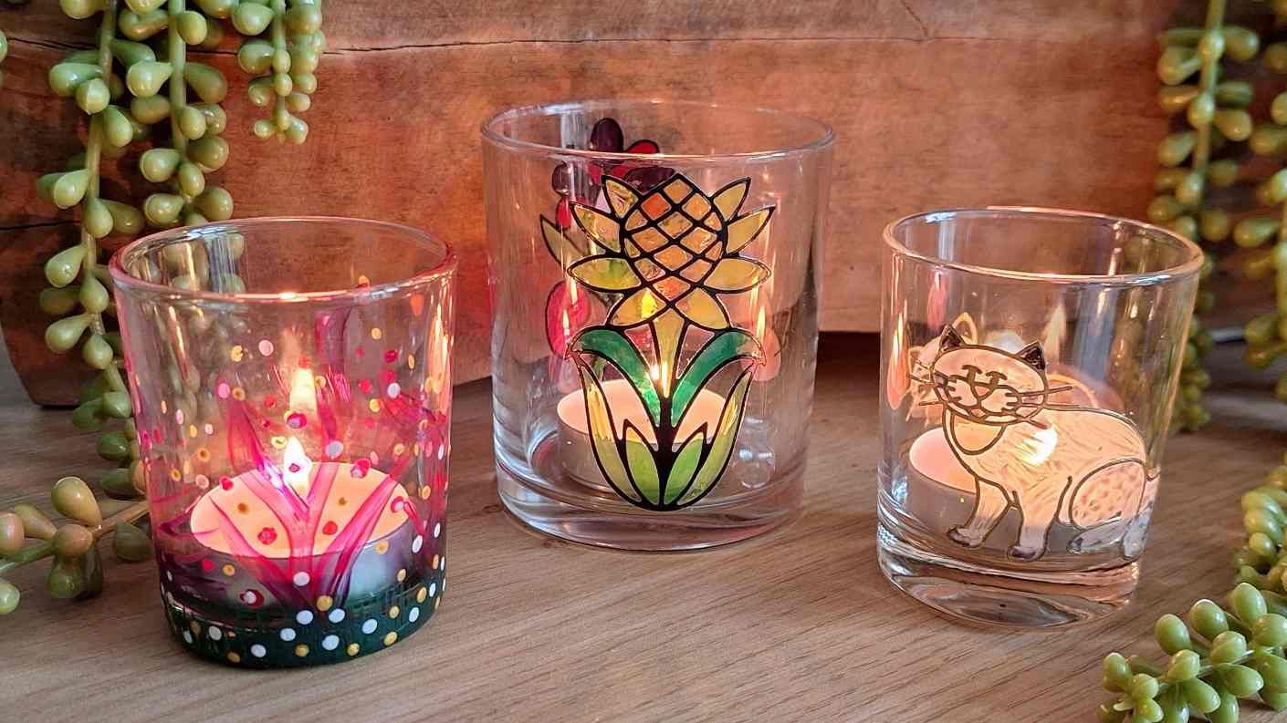 glaasjes bewerkt met glasverf