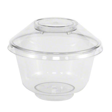 Vaso de postre de plástico transparente con tapa abovedada y pequeña abertura superior.