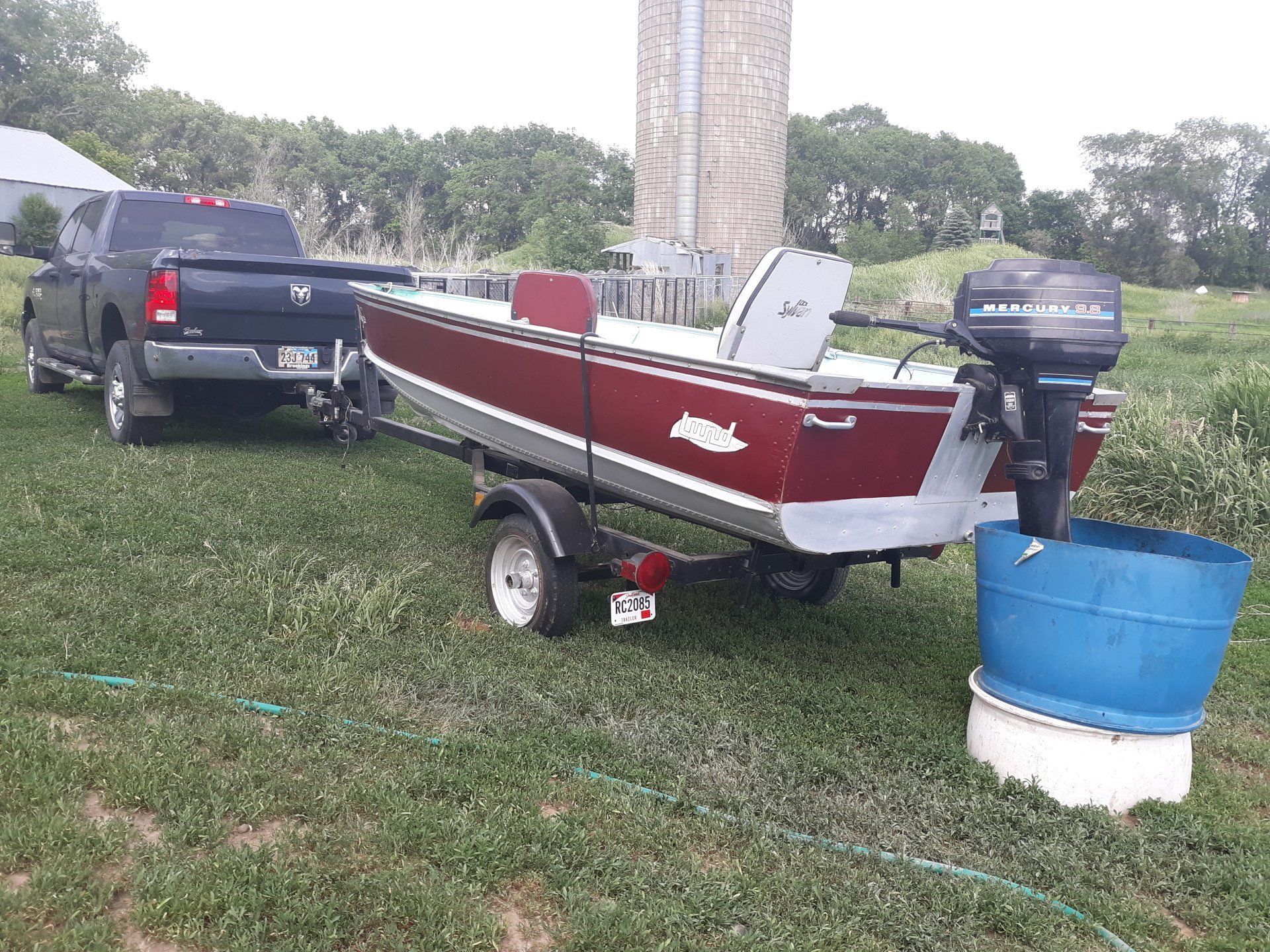 Lake Poinsett, South Dakota Pontoon Rental Boat, Fishing, Trailers, Campers