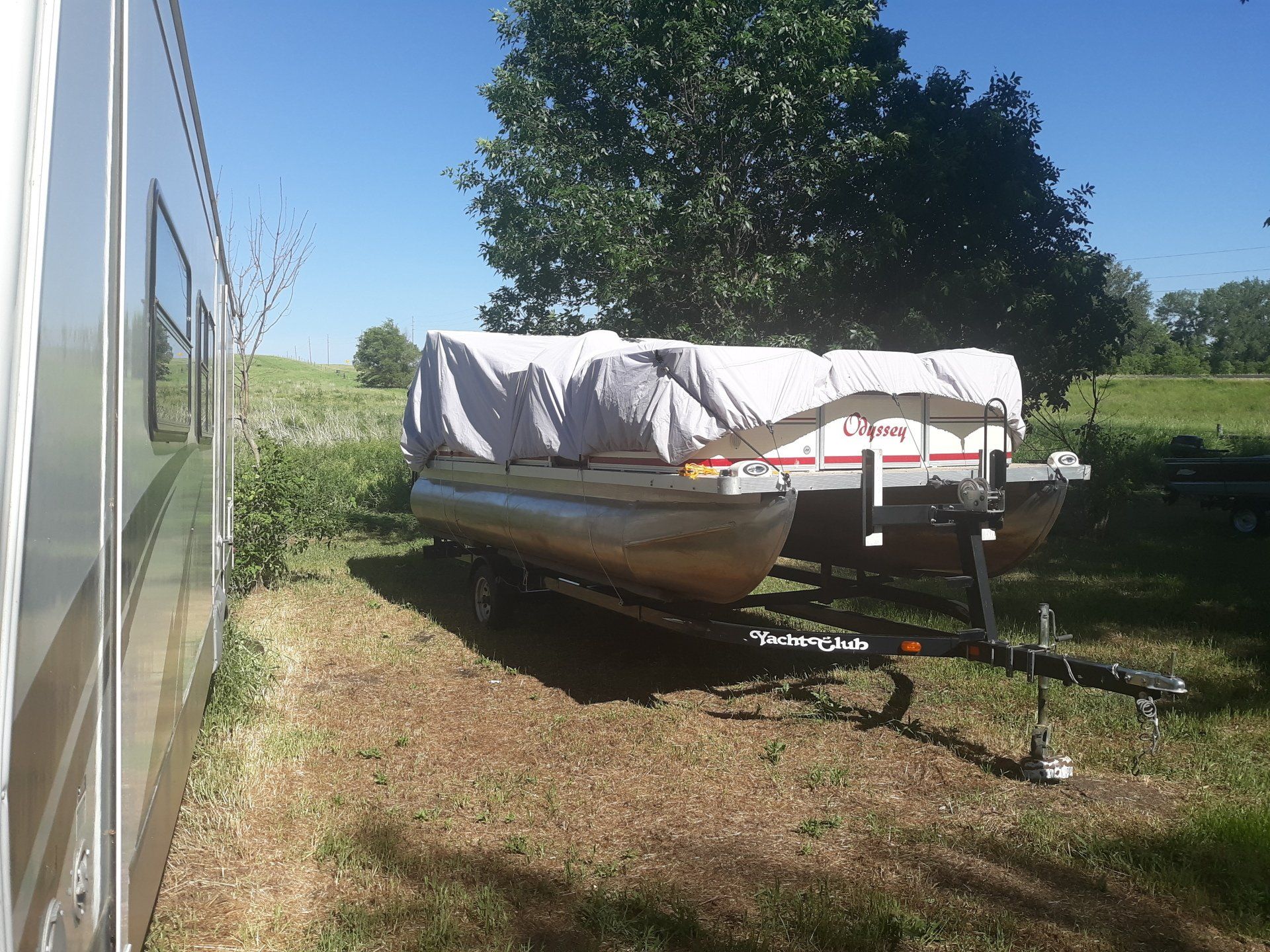 Lake Poinsett, South Dakota Pontoon Rental Boat, Fishing, Trailers, Campers