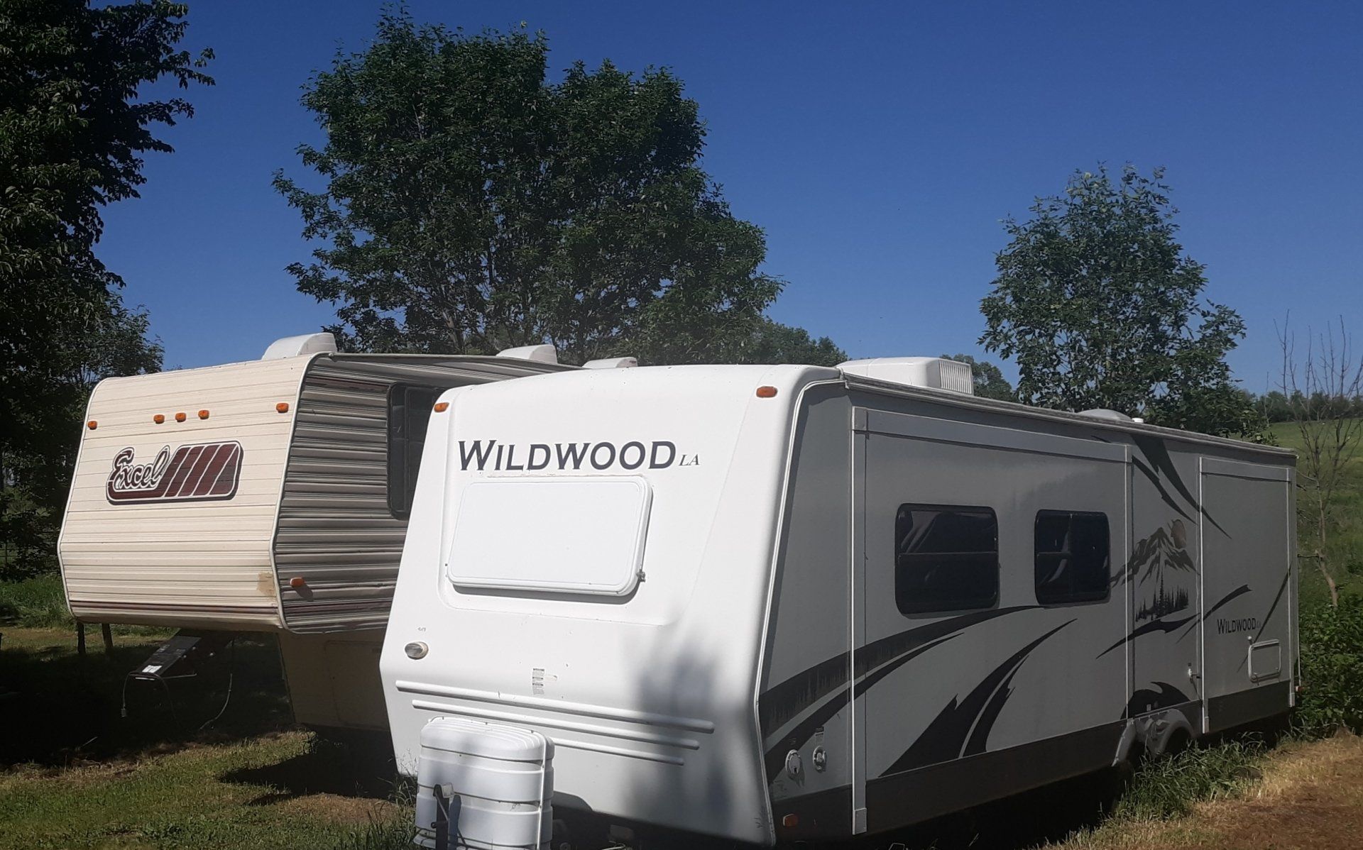 Lake Poinsett, South Dakota Pontoon Rental Boat, Fishing, Trailers, Campers