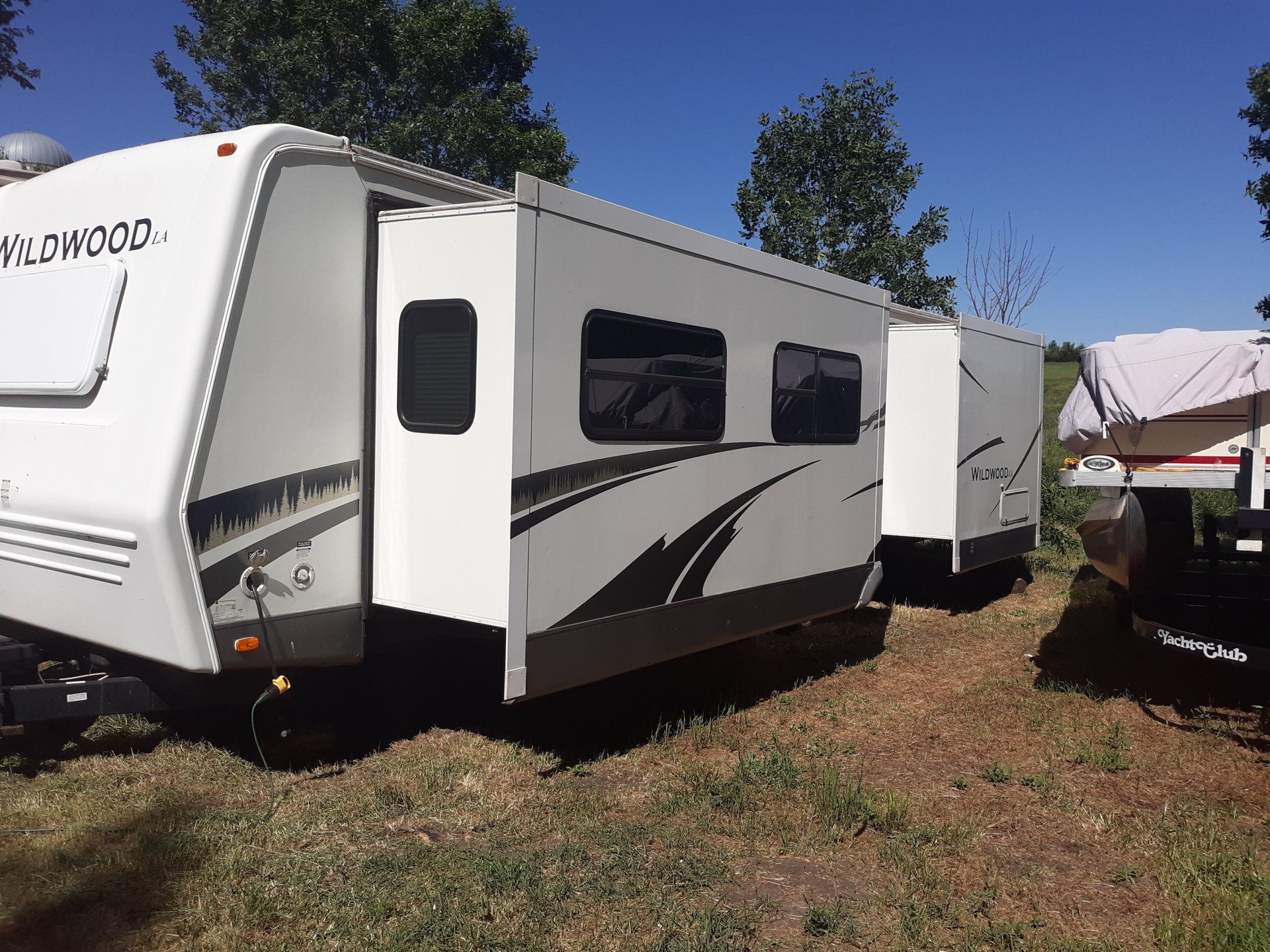 Lake Poinsett, South Dakota Pontoon Rental Boat, Fishing, Trailers, Campers
