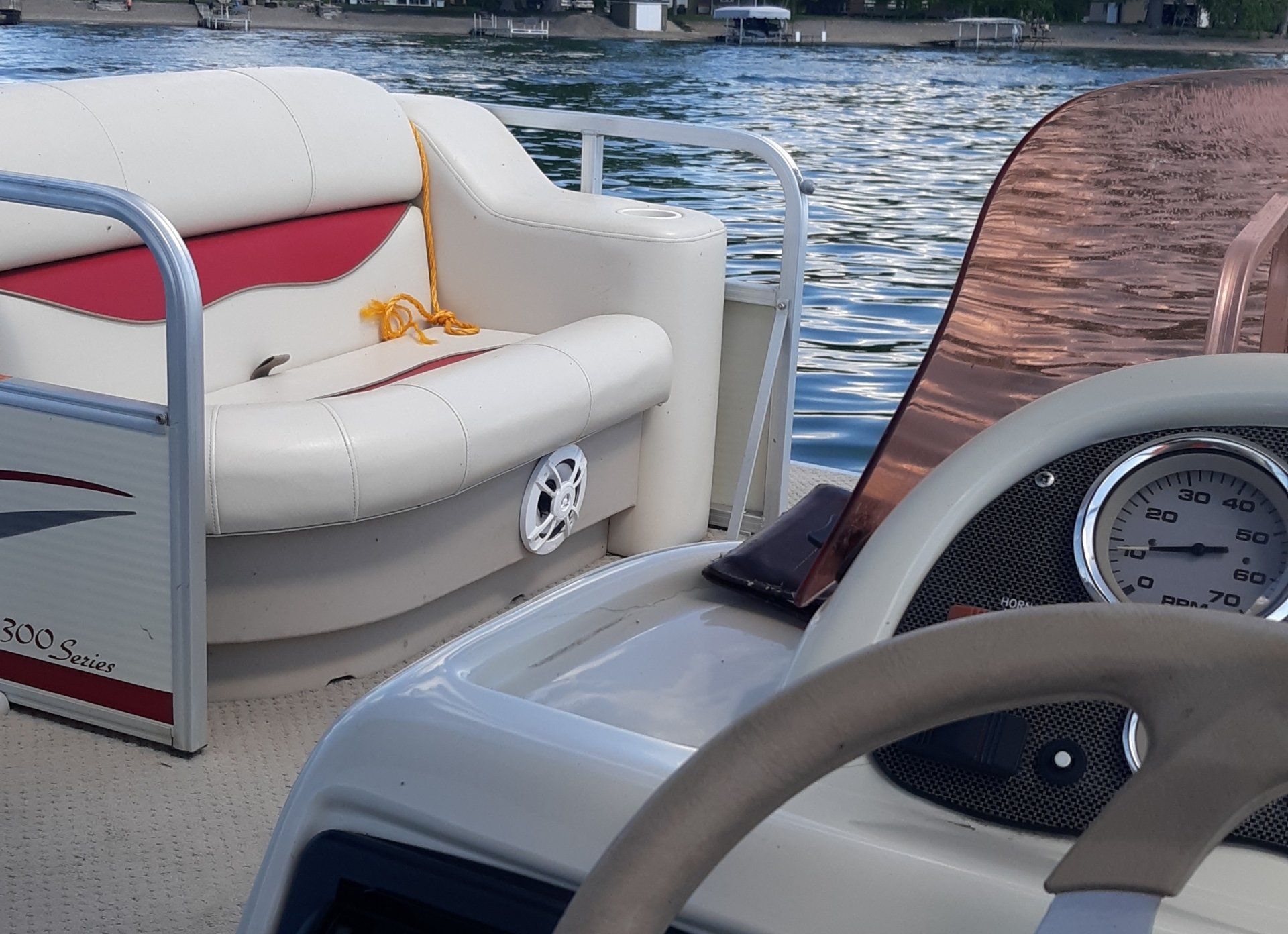 Lake Poinsett Recreational boat Rentals, Pontoon Rentals, Trail rentals