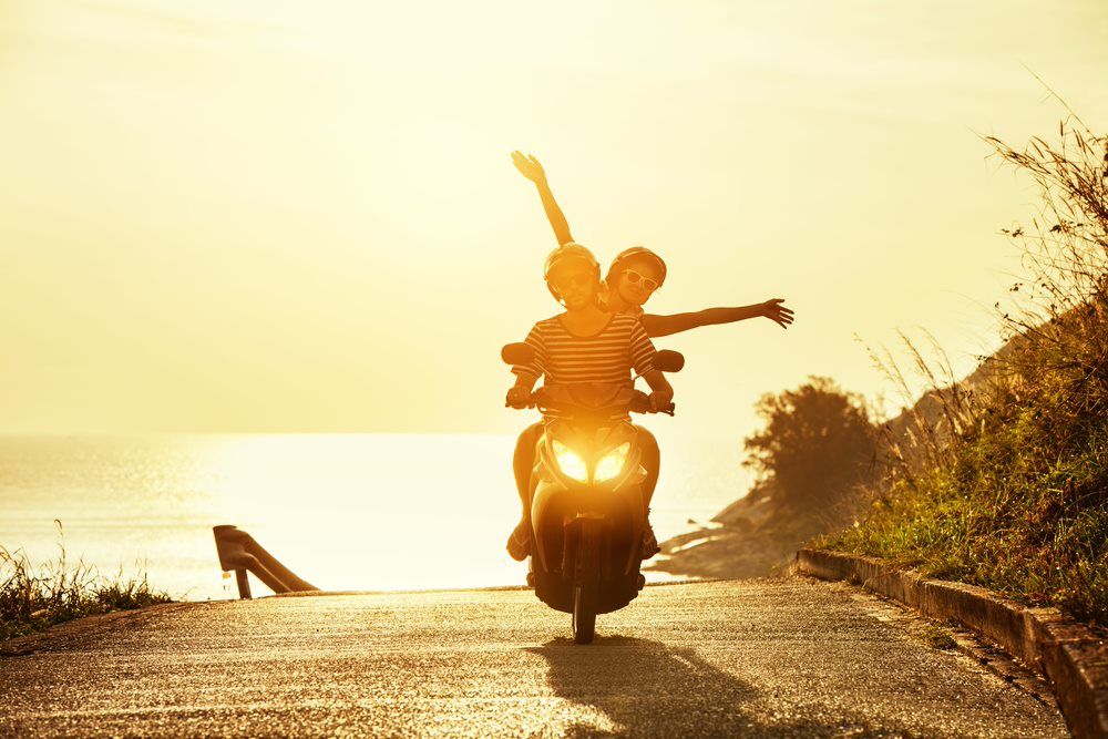 couple-on-a-moped-travelling-through-the-Mid-North-Coast-NSW