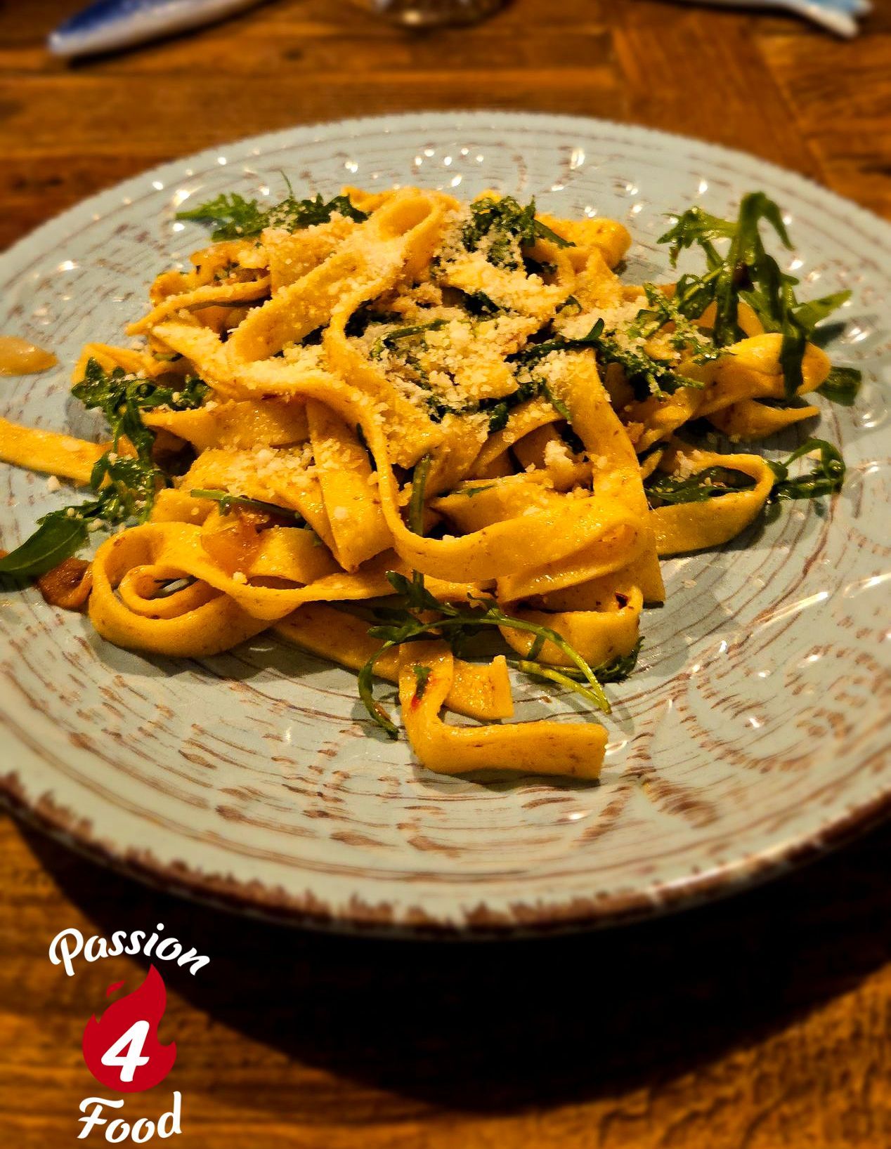 Tagliatelle con Acciughe Peperoncino Aglio e Rucola Tagliatelle con Acciughe Peperoncino Aglio e Rucola