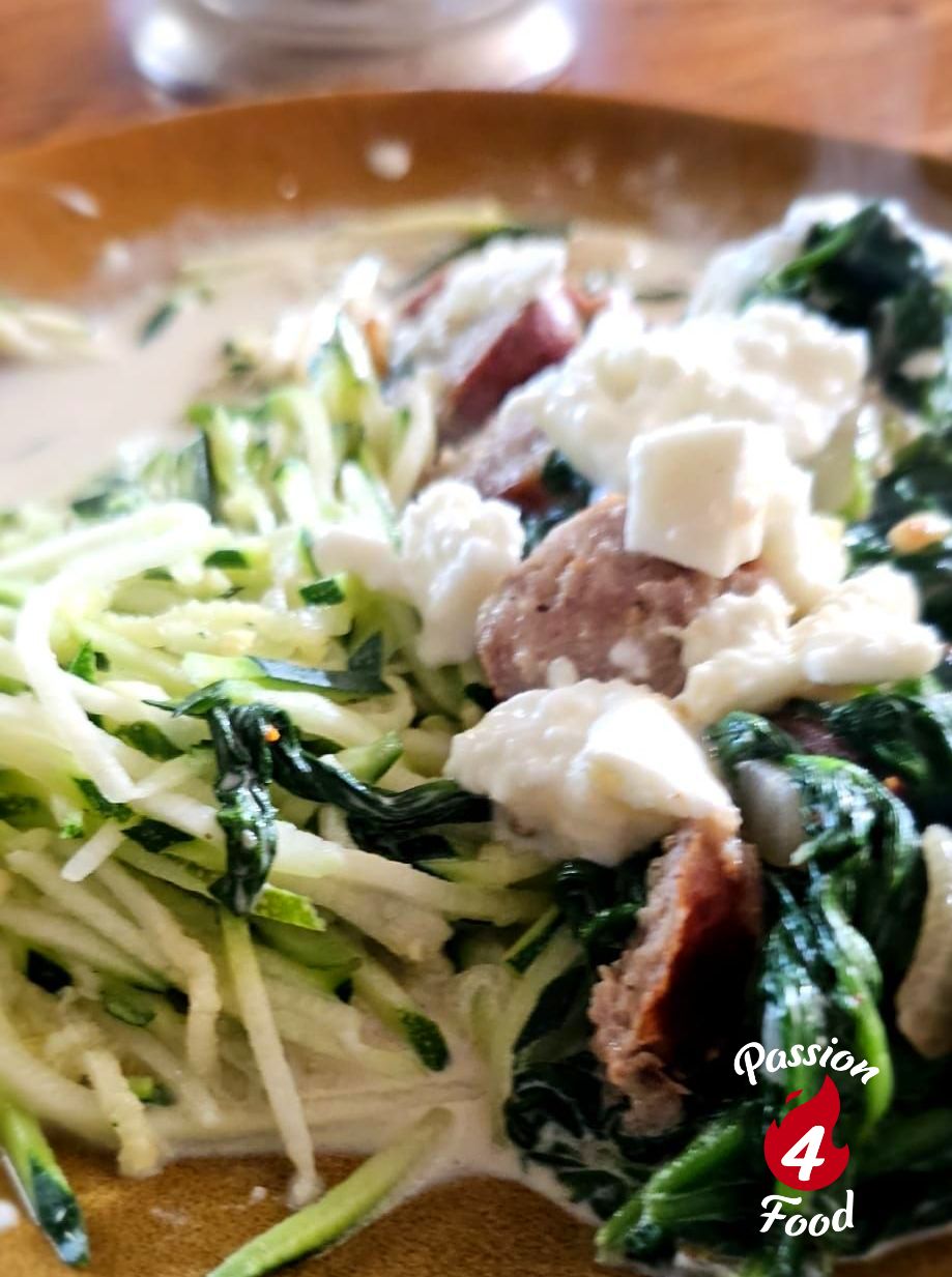 Courgette spaghetti met venkelworstjes Courgette spaghetti met venkelworstjes