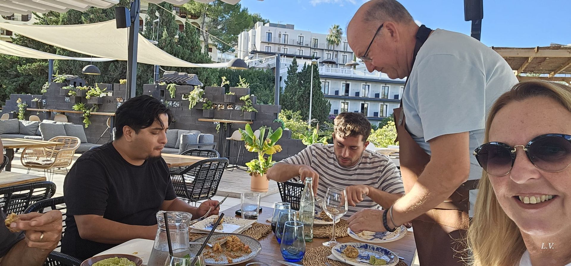 Kai Restaurant Grill Try Out aan tafel