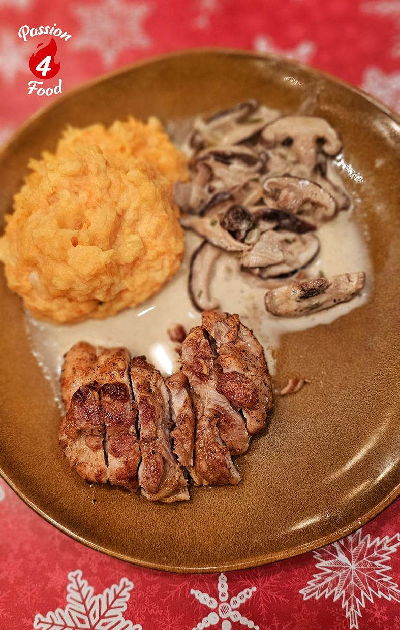 Pompoenpuree met gebakken kip en shiitakesaus