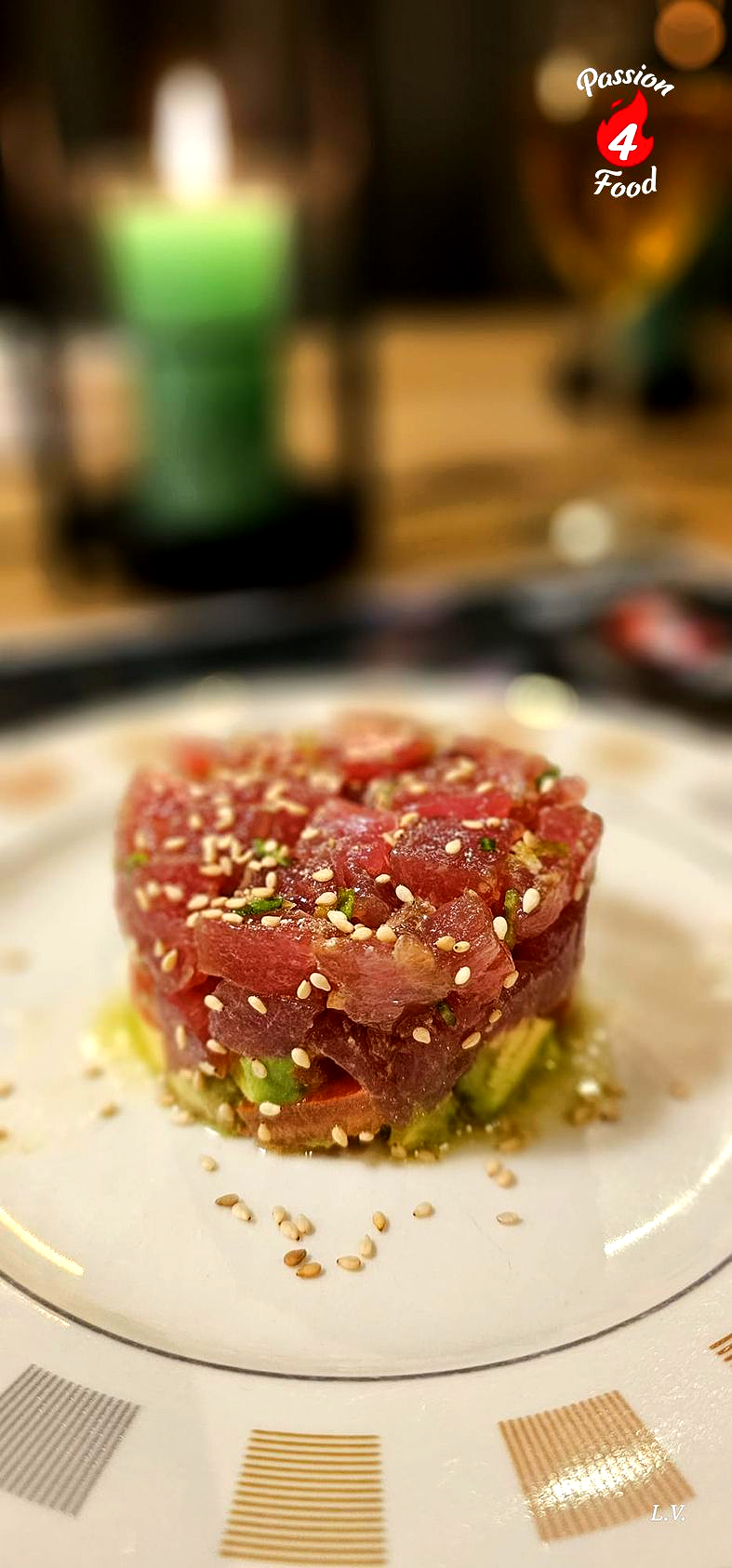 Tartar de atún rojo Tapa op een mooie bord.