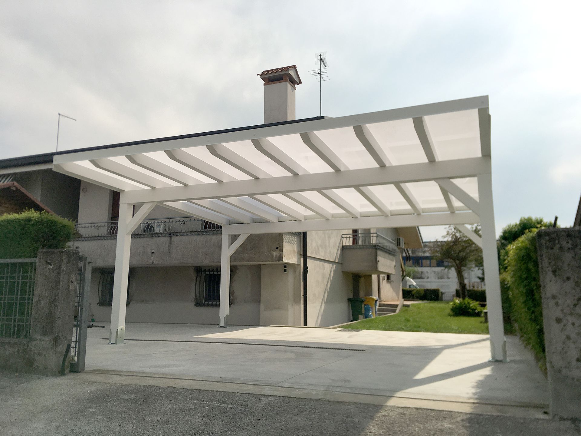 Tettoia Auto in policarbonato