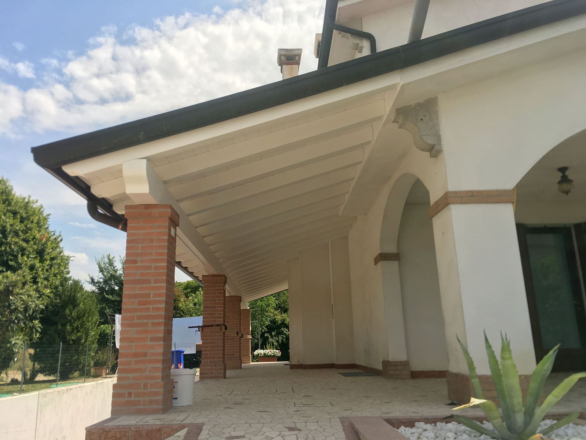 Portico ad una falda con luce Led