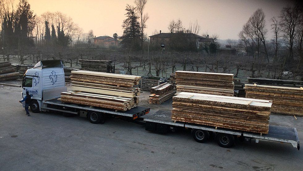 trasporto di tavole in legno