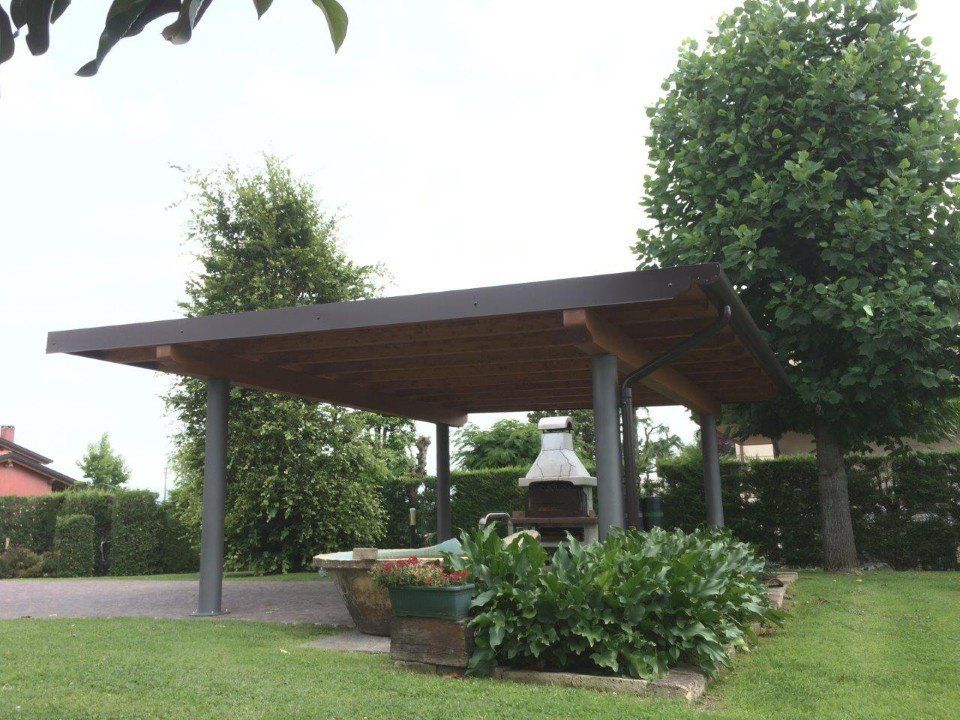 pensilina in legno autoportante