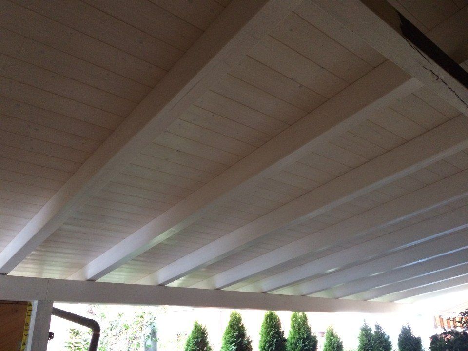 porticato con copertura in legno