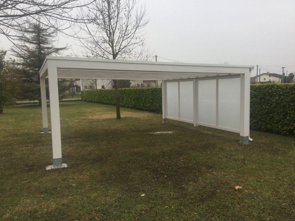 gazebo bianco