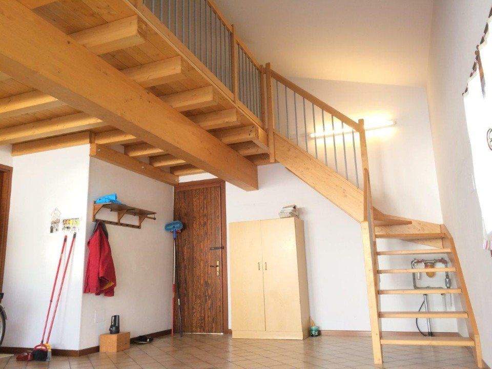 scale e soppalco in legno