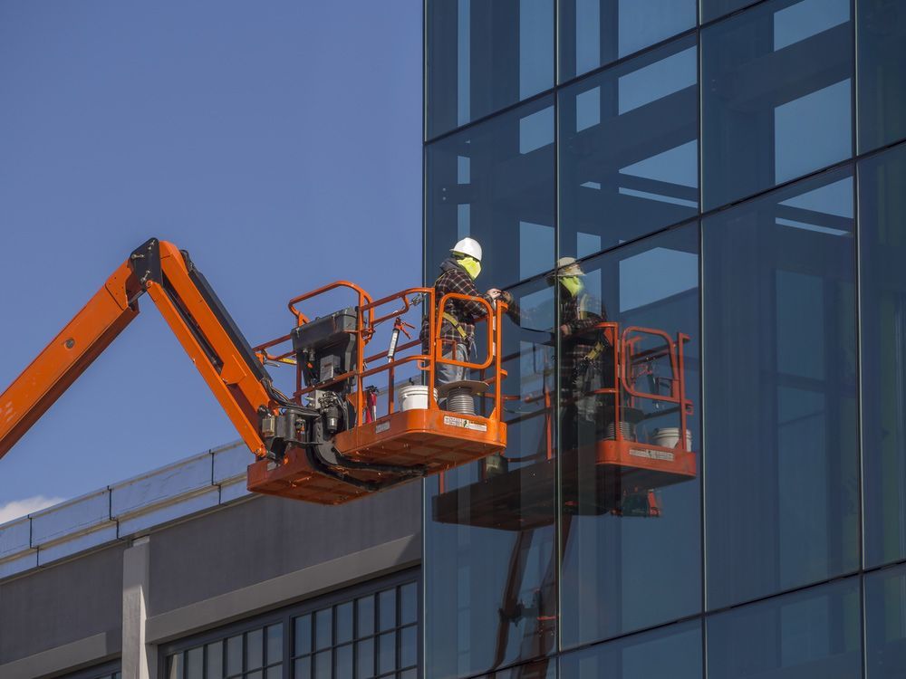 An Ongoing Commercial Window Glass Replacement