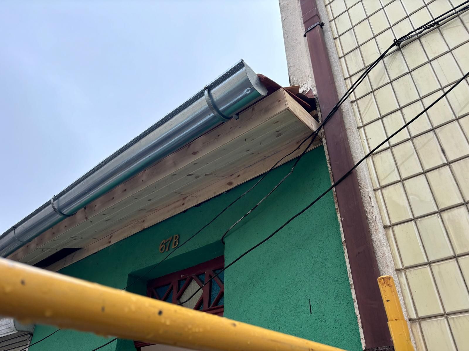 Caleira nova instalada INOX Zinco e chapa lacada