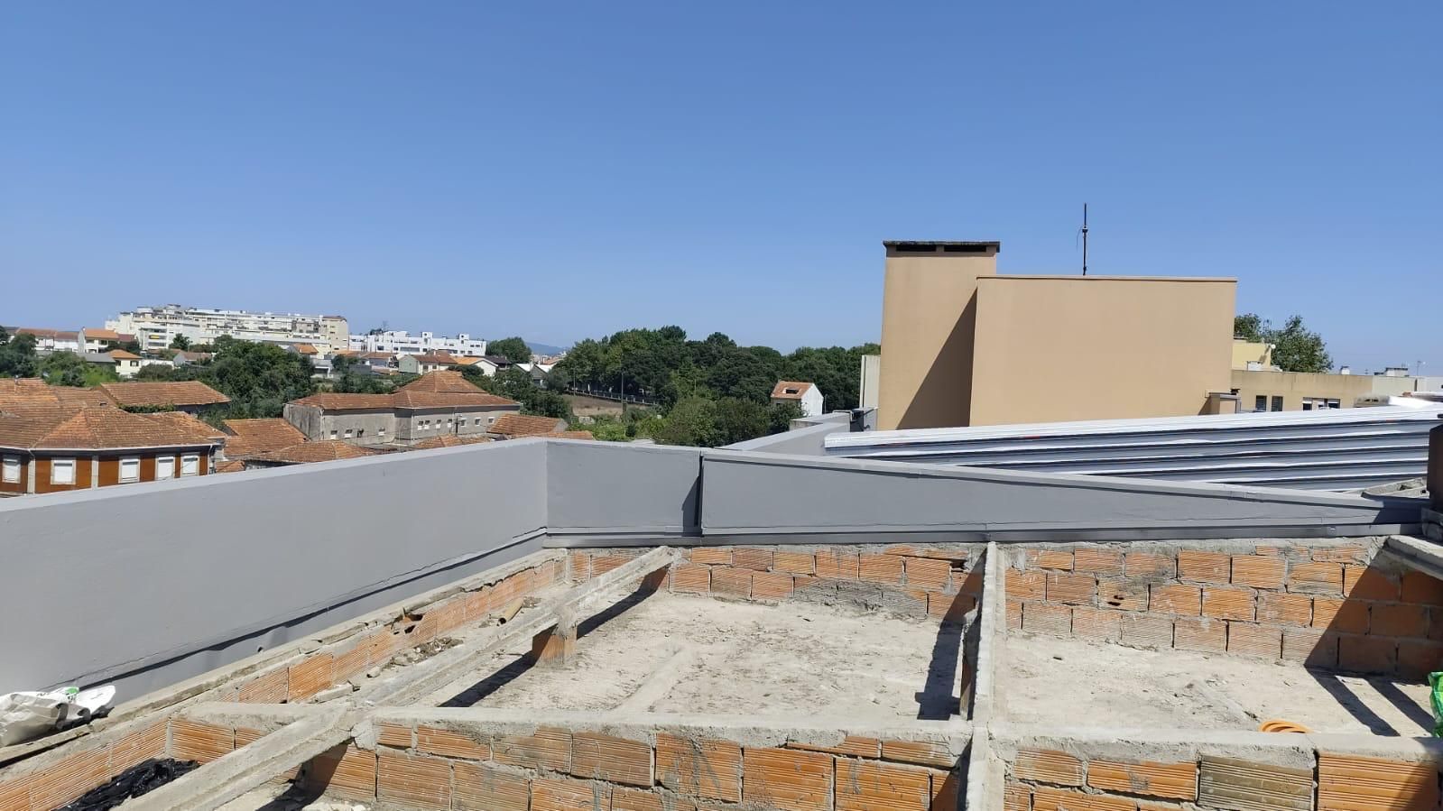 Mureto todo pintado e impermeabilizado com pele elástica ou membrana liquida