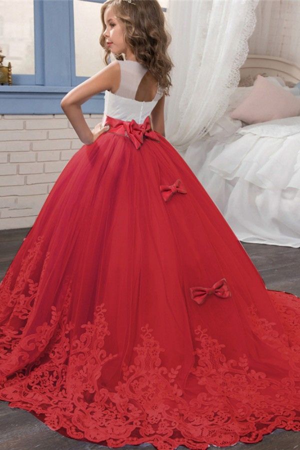 Adorable Lace Flower Girl Dress with Train