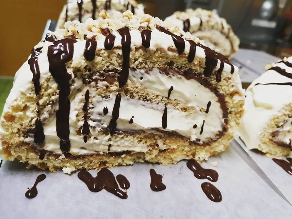 pasticceria con dolci tipici di montagna