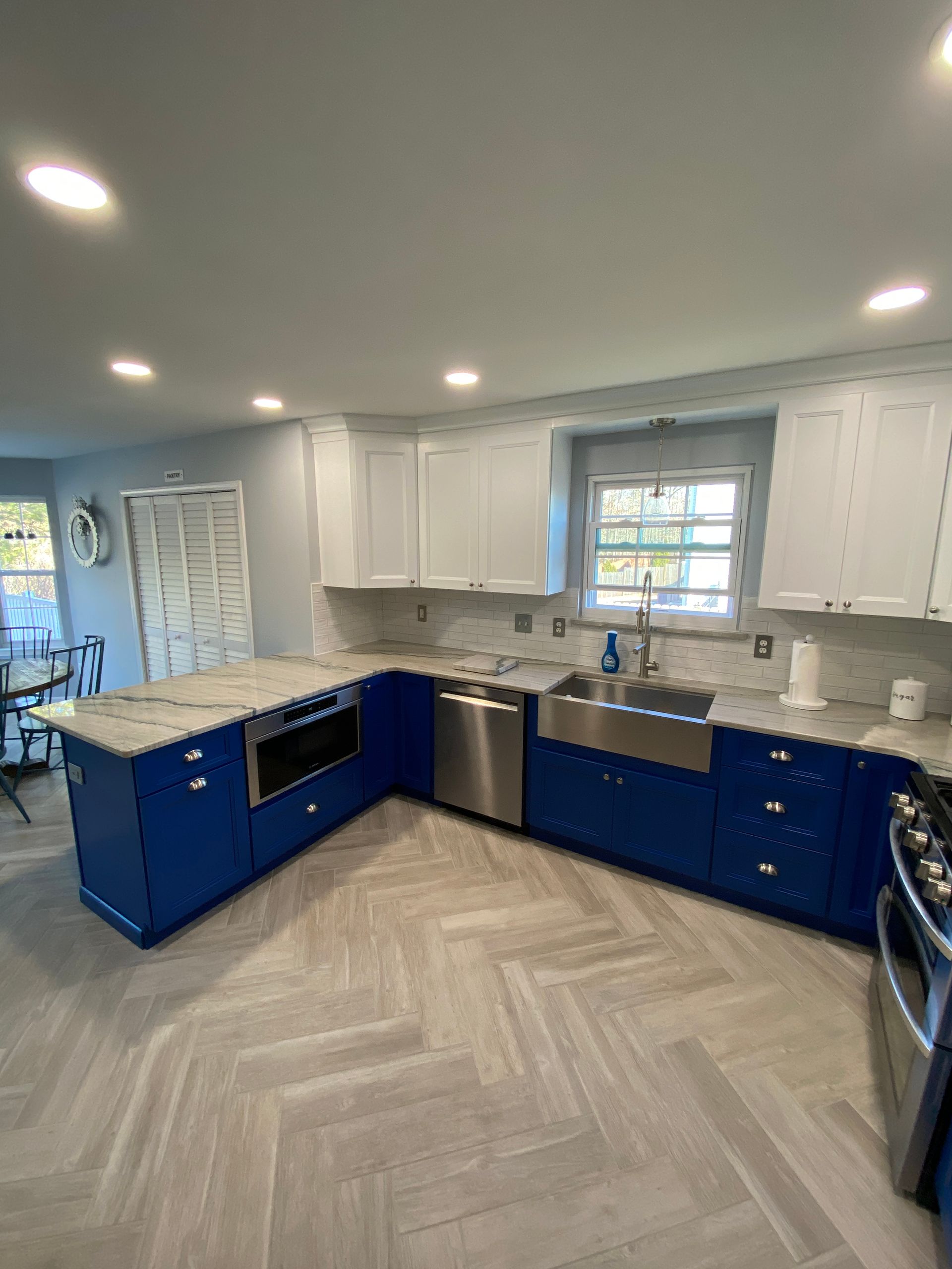 blue accent kitchen