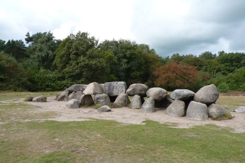 Herberg de Roskam Hunebed