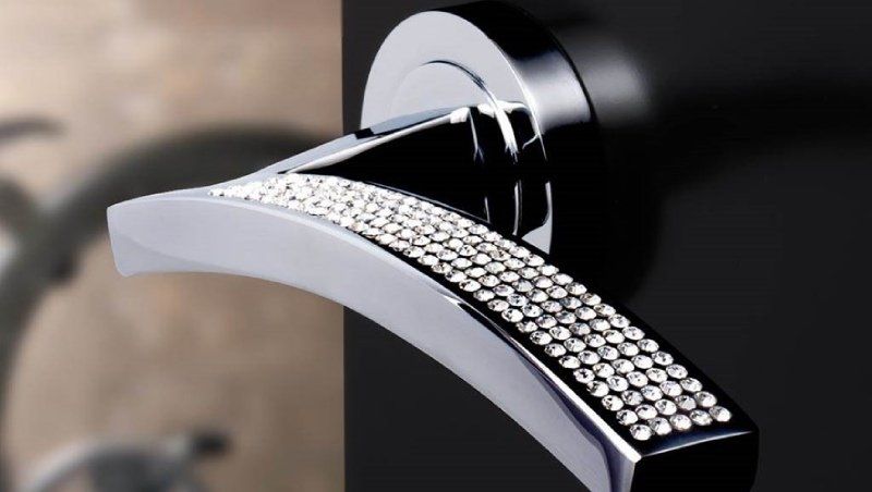 Maniglia decorata con strass