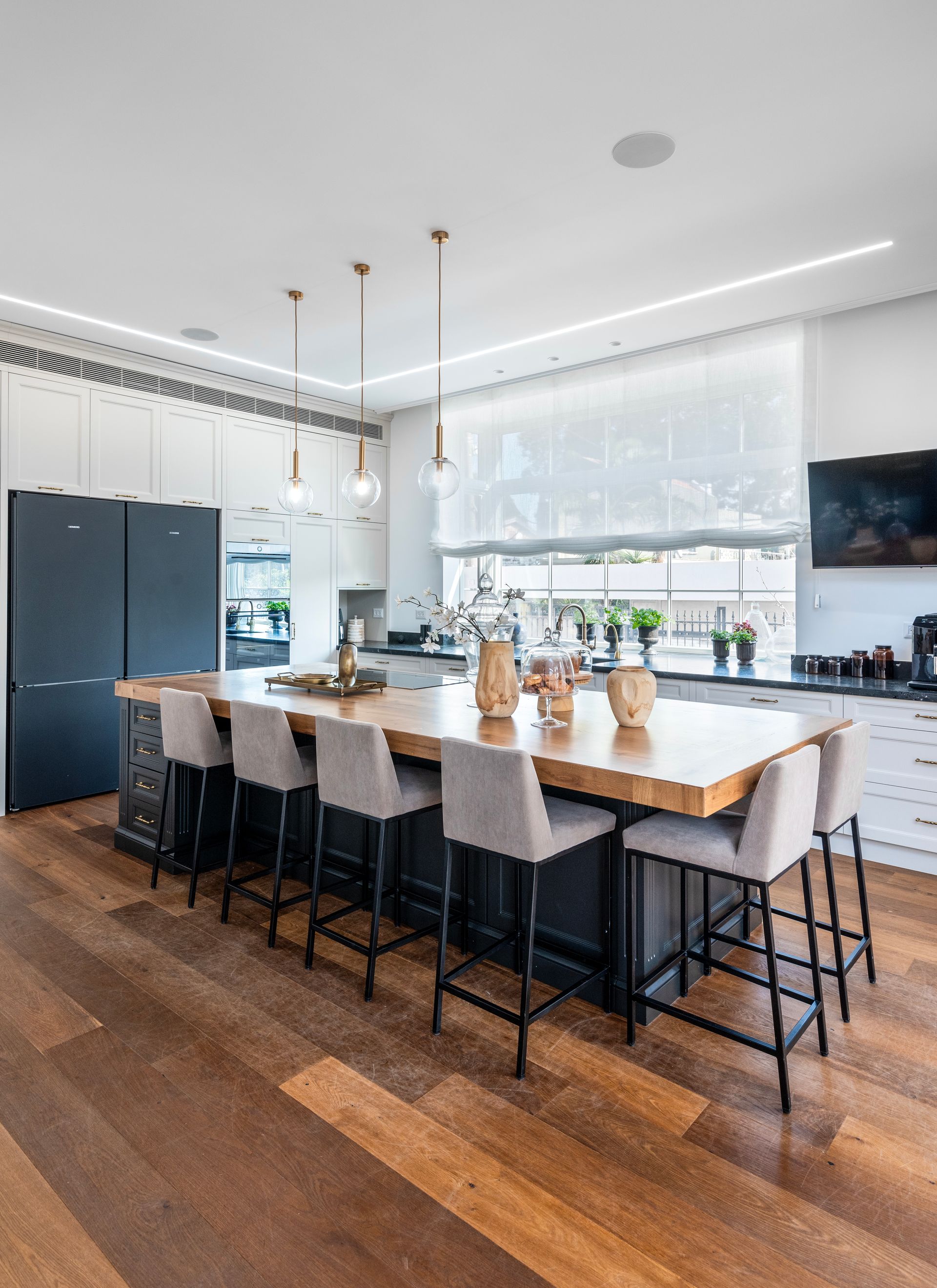 <p class="rteBlock">מטבחים</p>