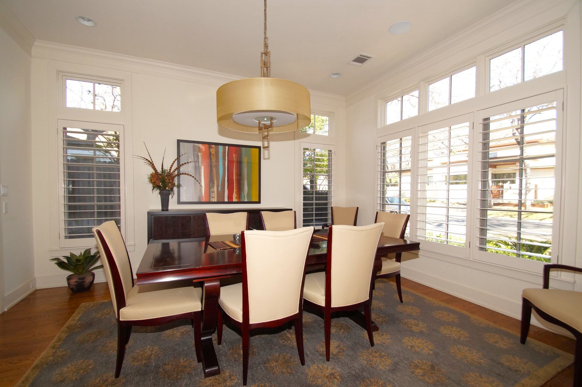 Modern decor dining room wide louver blinds