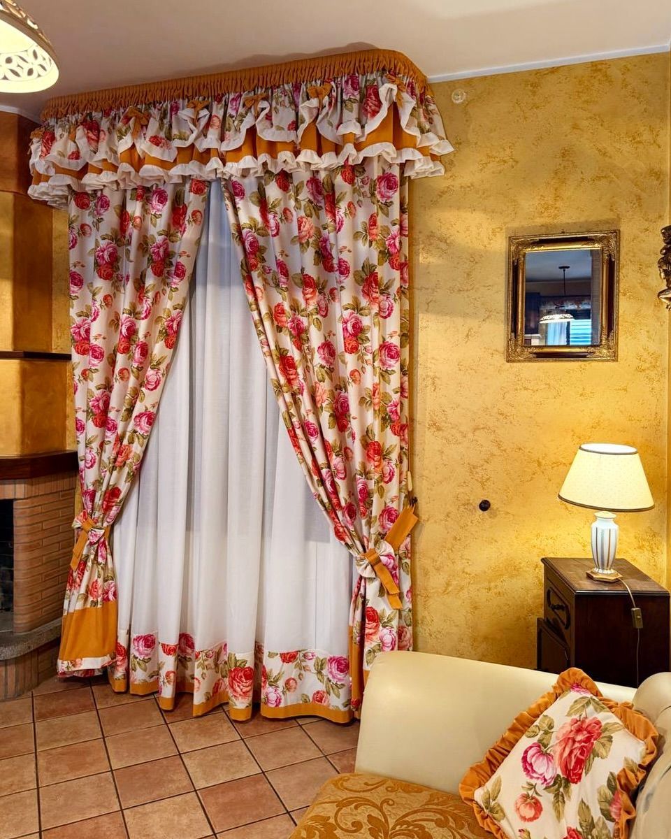 Dettaglio di tenda a fiori