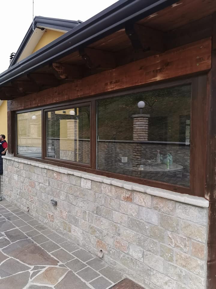 chiusura veranda in legno
