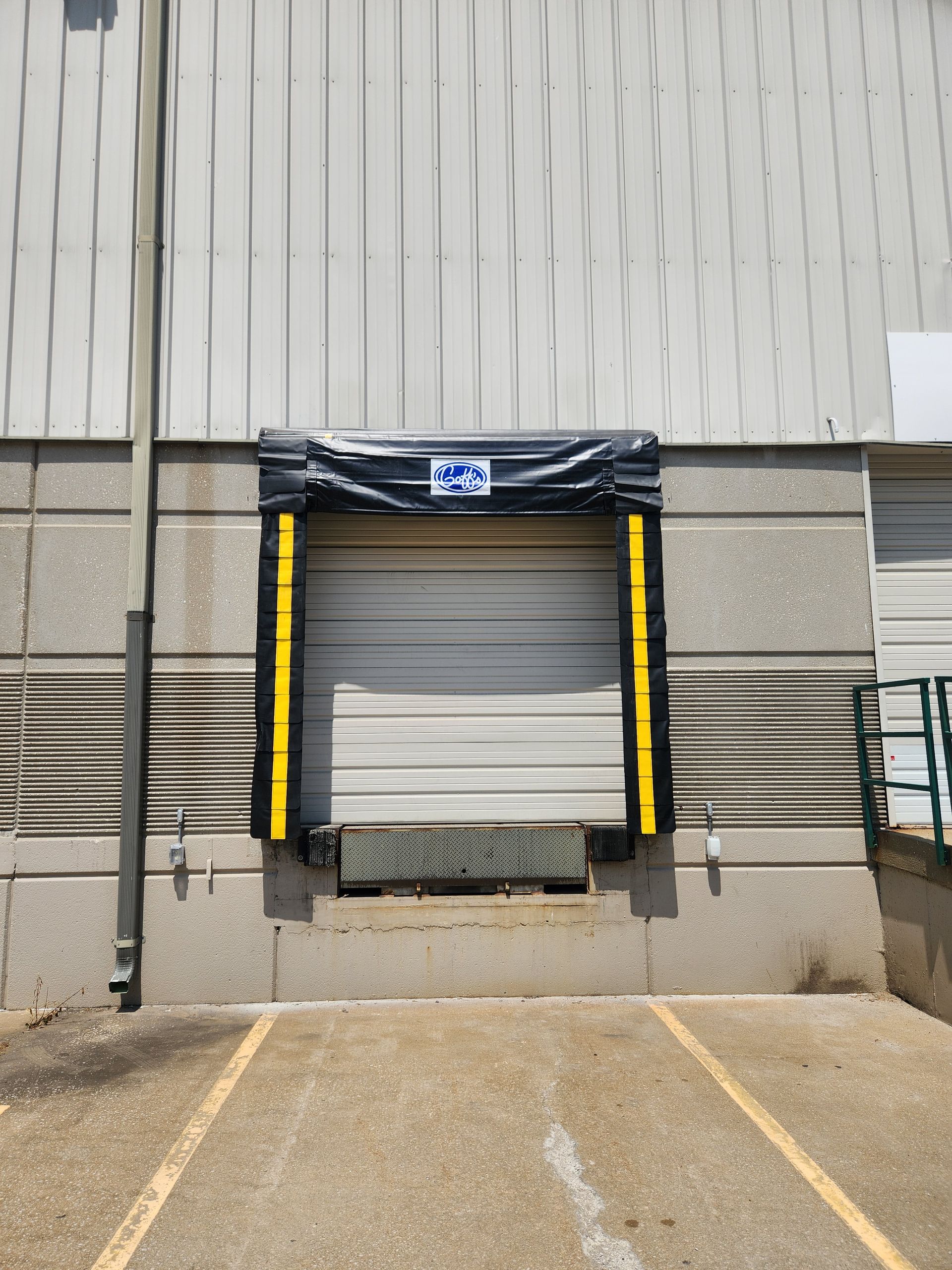 Dock Seals and Shelters — Peculiar, MO — Dock Pros