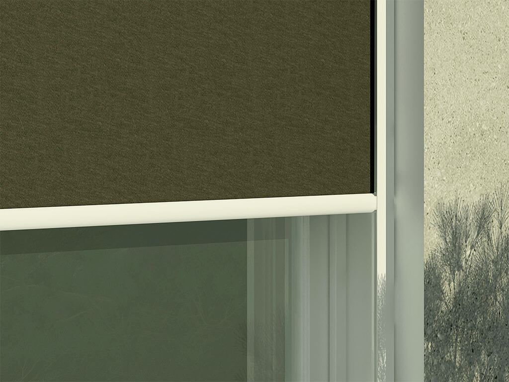 Dettaglio tenda scorrevole su finestra