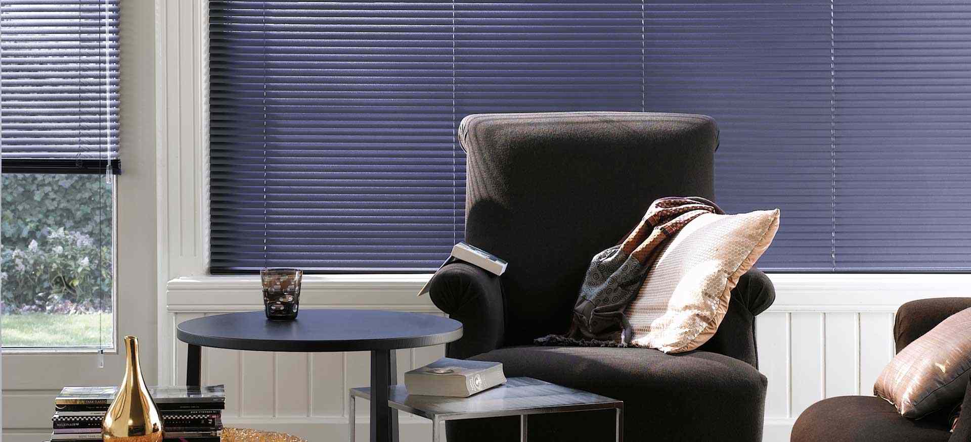 Tenda e poltrona da ufficio