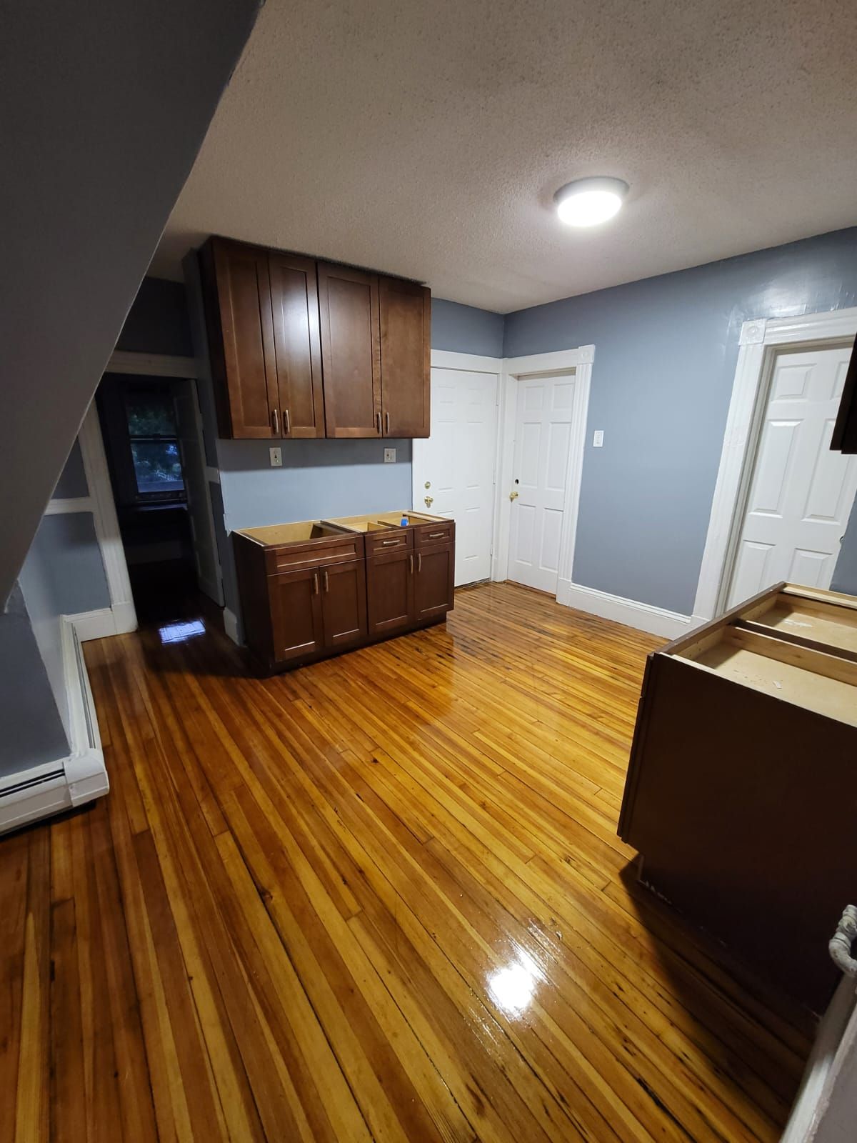 Shiny Floor - Hartford, CT - Hinds