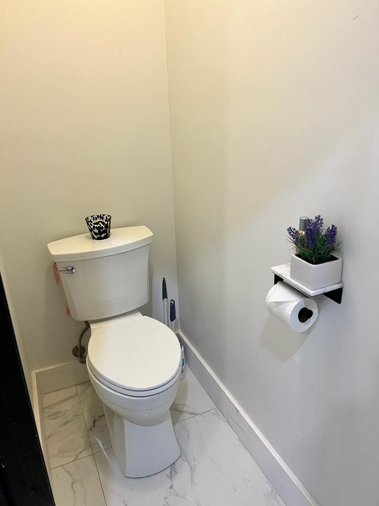 Elegant Bathroom - Hartford, CT - Hinds