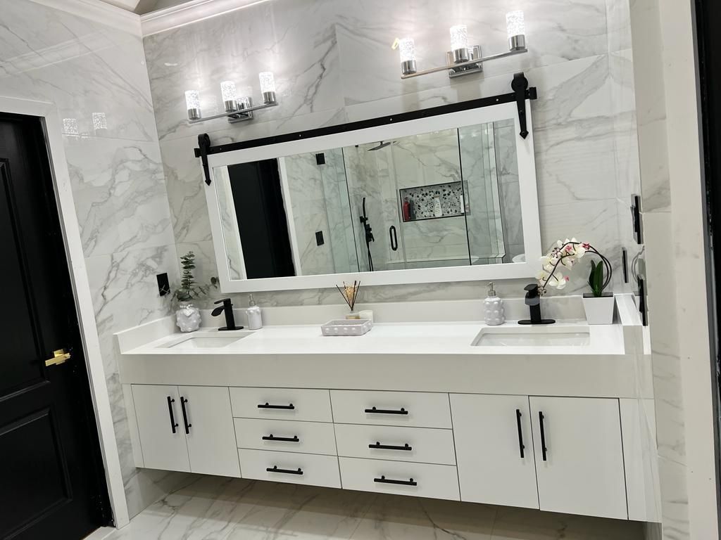 Elegant Bathroom - Hartford, CT - Hinds