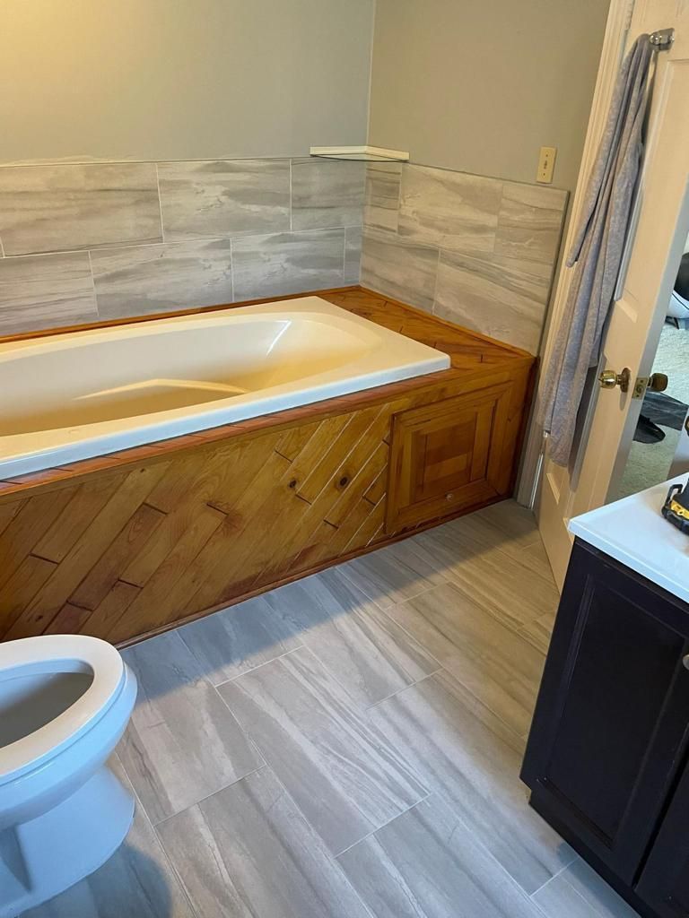 Bathroom Tub - Hartford, CT - Hinds