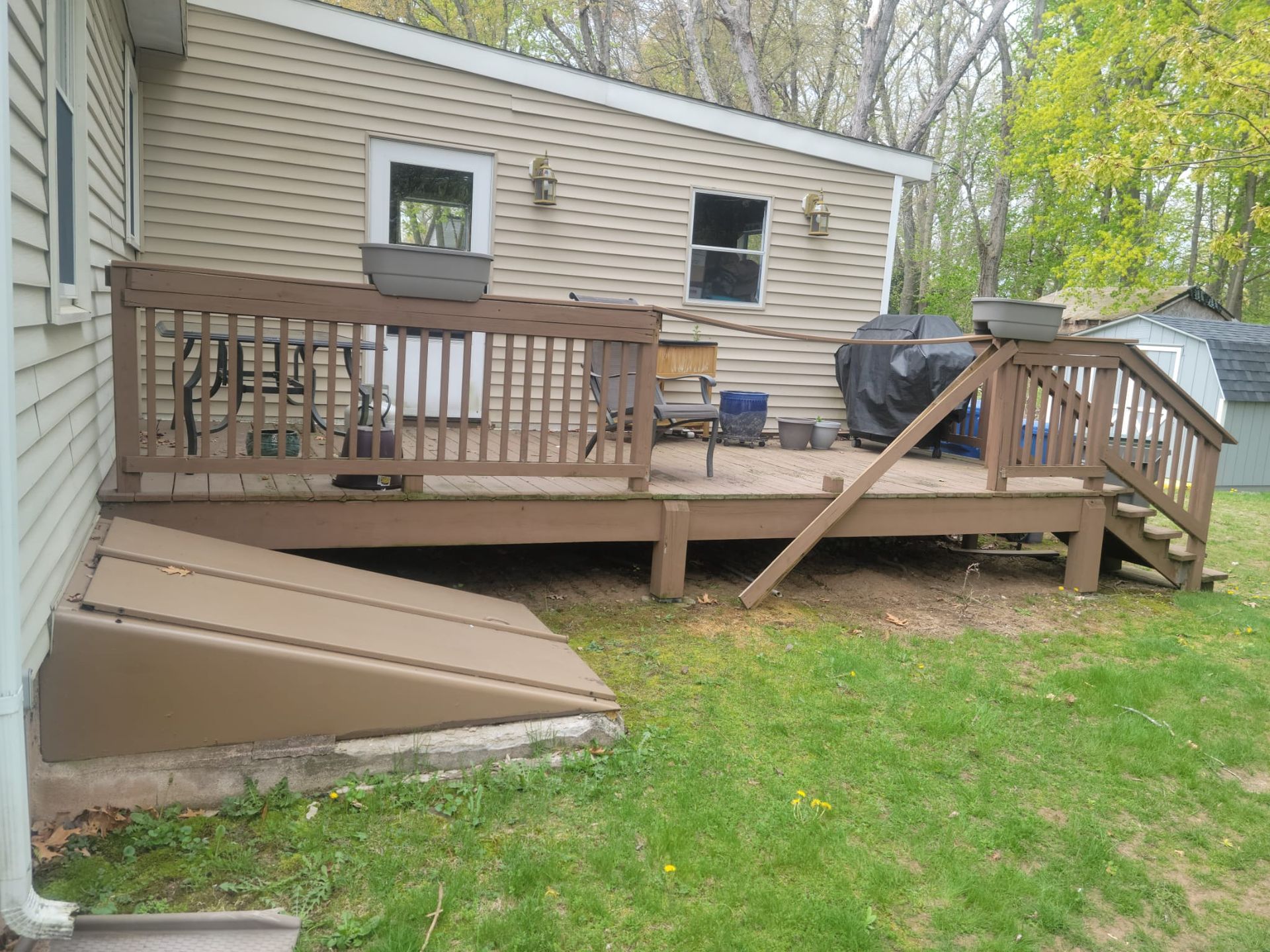 Constructing residential deck – Hartford, CT - Hinds