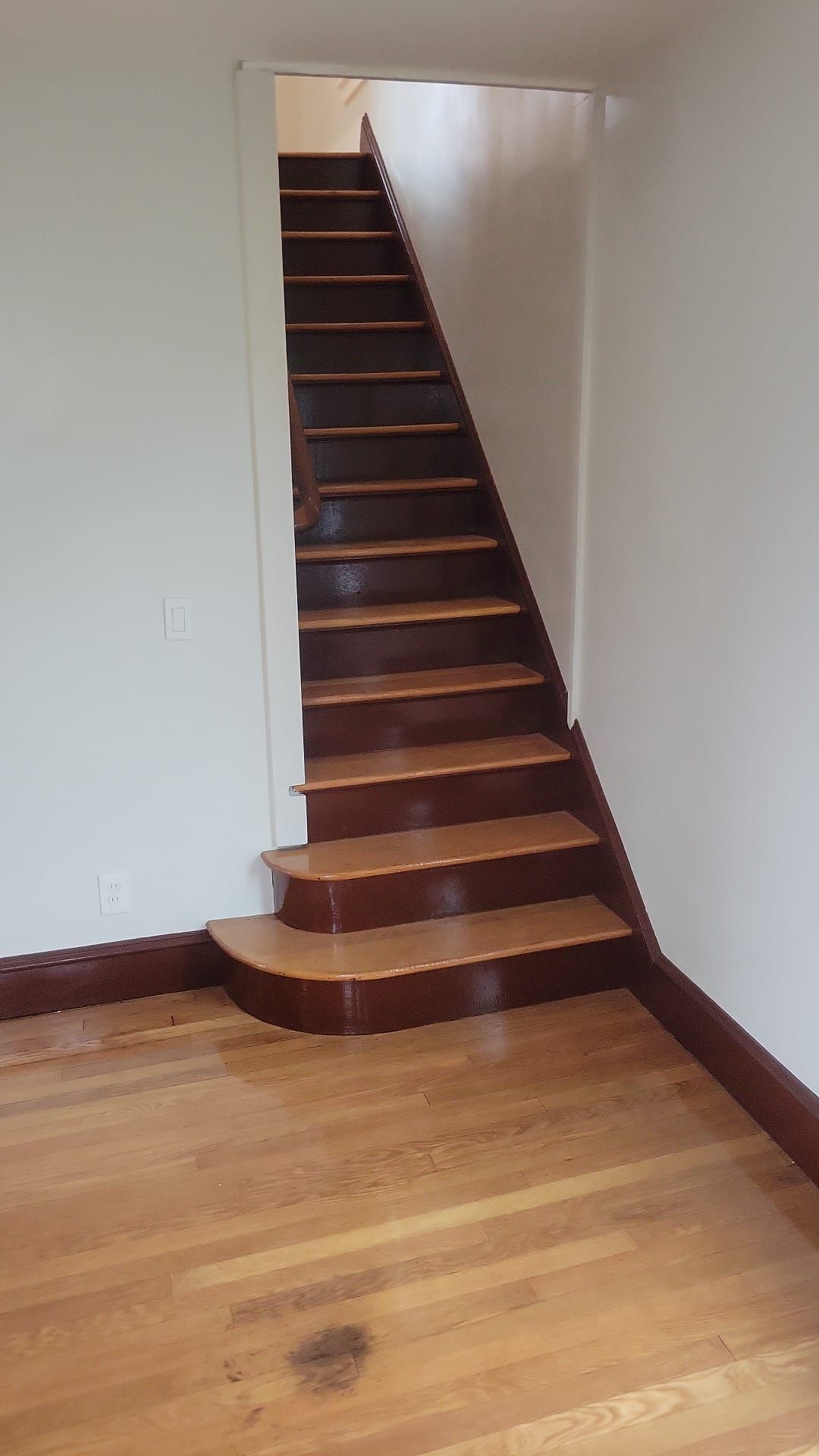 Staircase flooring – Hartford, CT - Hinds