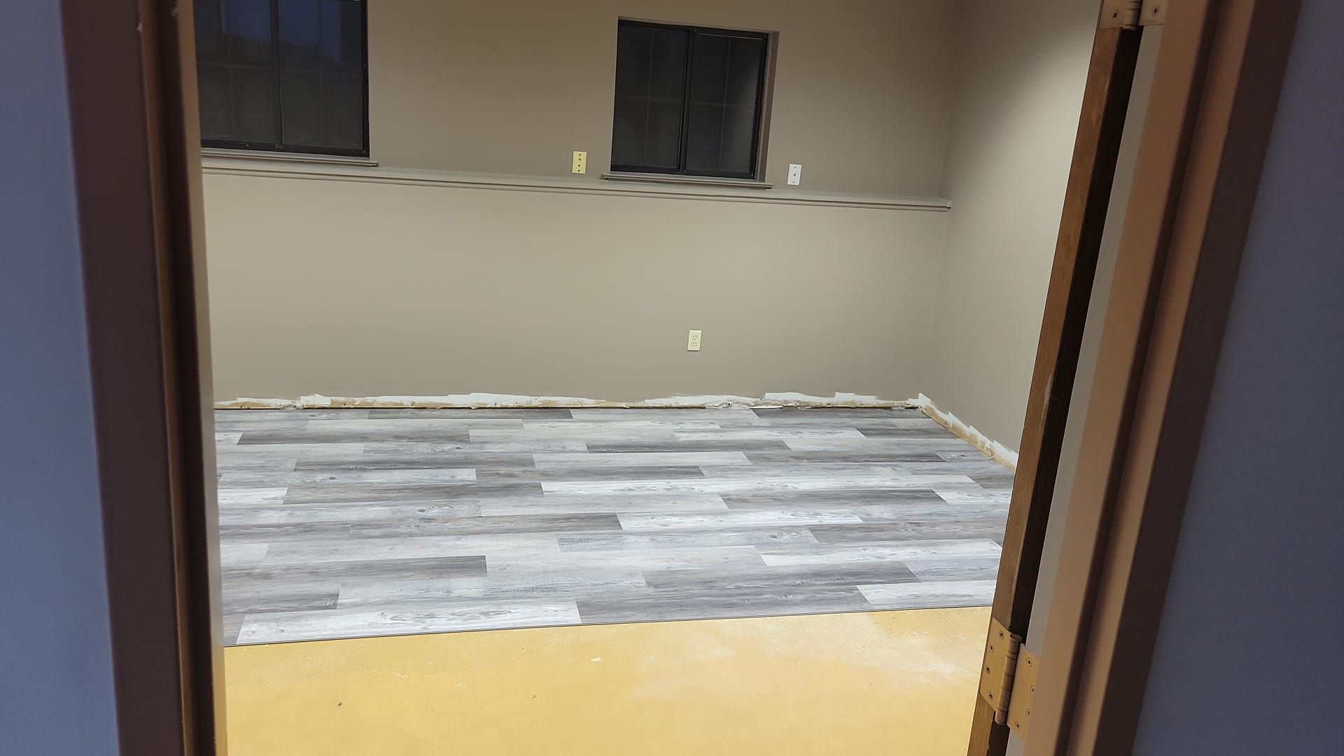 Waterproof vinyl plank flooring – Hartford, CT - Hinds