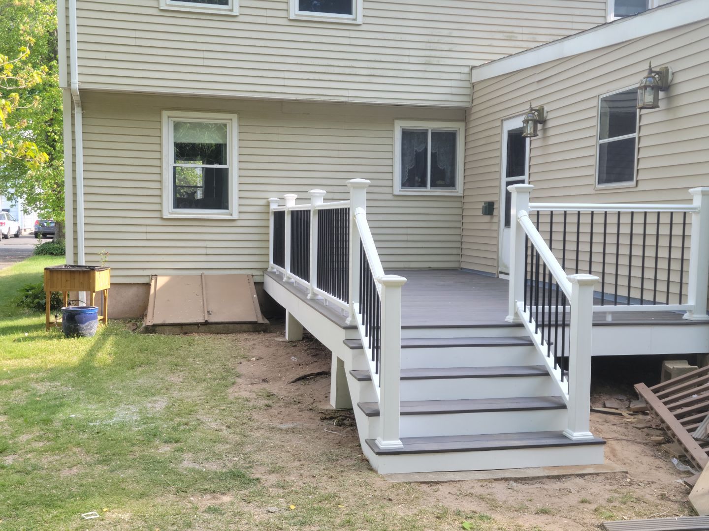 Gray trex deck – Hartford, CT - Hinds