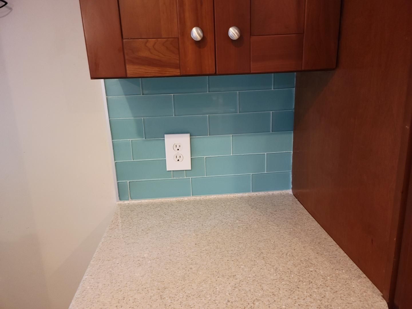 Power outlet – Hartford, CT - Hinds