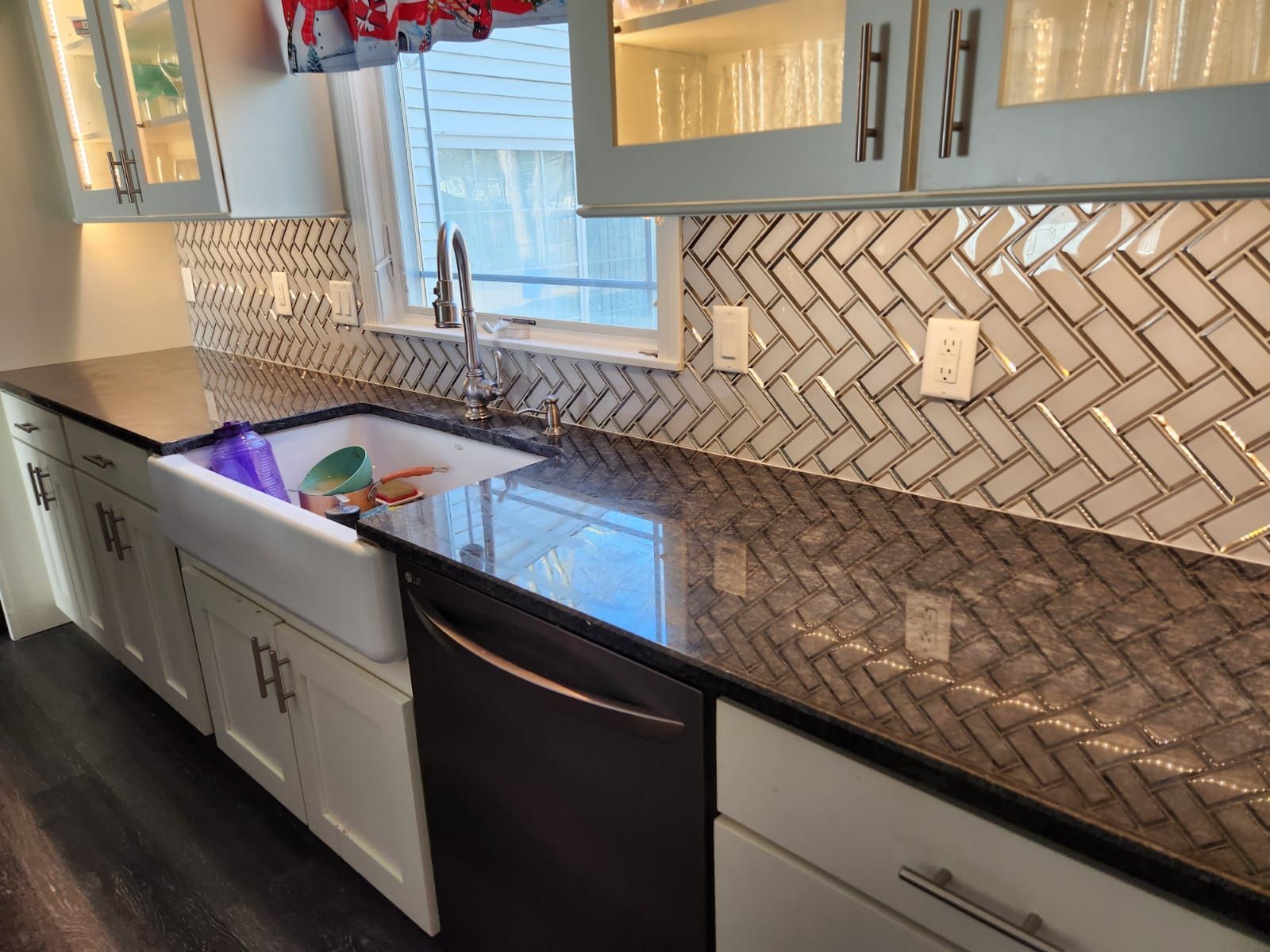 Kitchen With A Sink - Hartford, CT - Hinds