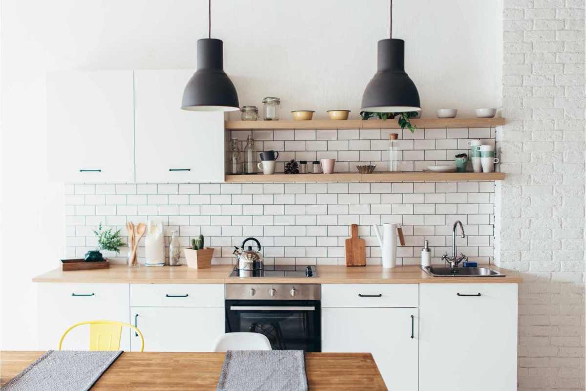 A clean modern kitchen near Glendora, California (CA)