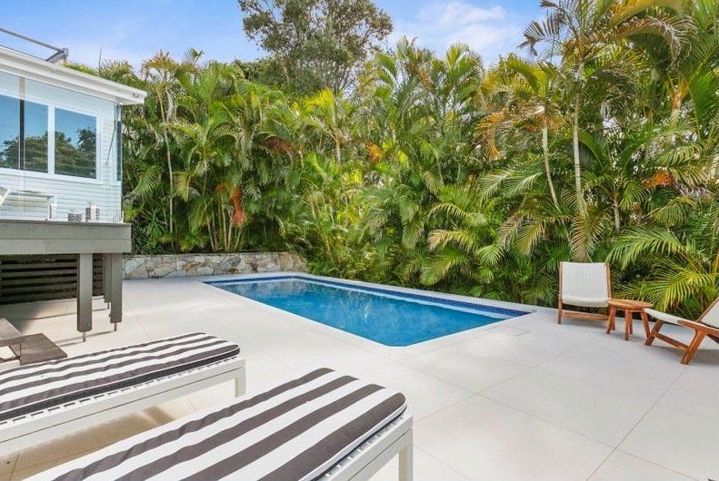 Iimestone Ivory 75x75 pool tiling