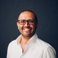 Dottor Gisberto Caccia docente Accademia Nuova Estetica