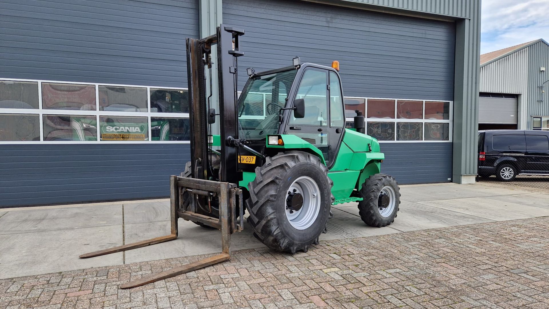 Manitou ruwterrein heftruck te huur