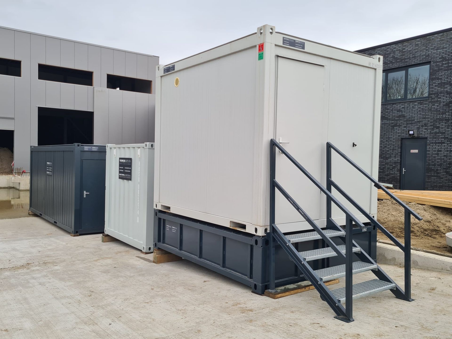 Toilet-unit huren met trap